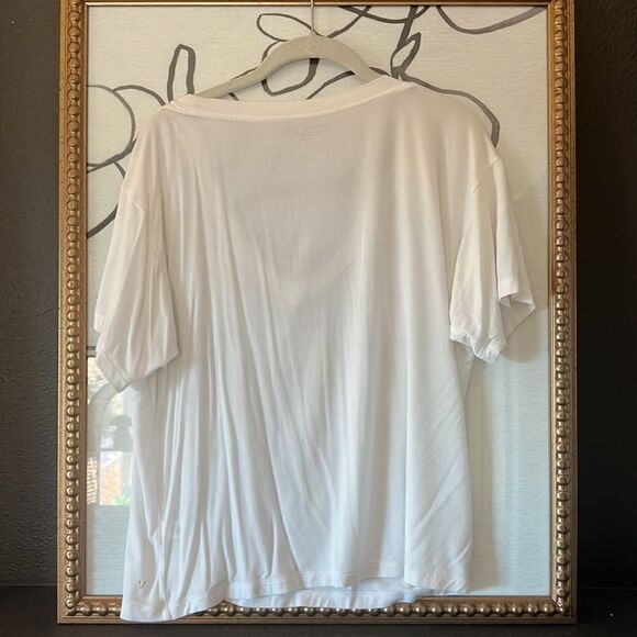 Victorias Secret Women's Oversized V-Neck Tee · Soft Classic · Size Medium - Picture 4 of 4